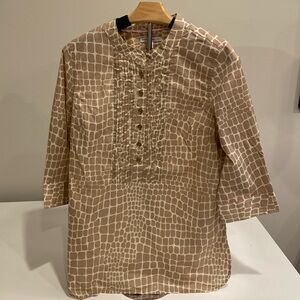 Barely worn: Isaac Mizrahi pattern blouse, size M
